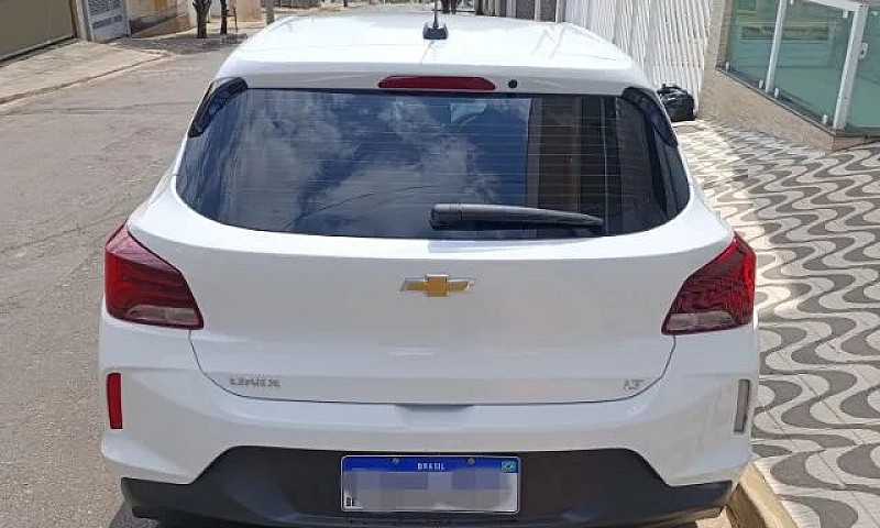Chevrolet Onix Hatch...