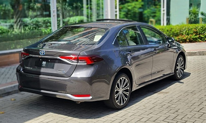 Corolla Altis Premiu...
