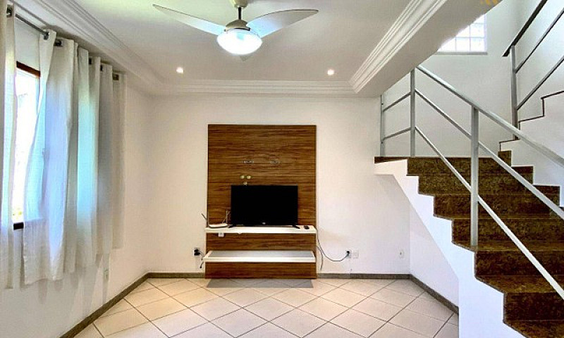 Casa Com 4 Dormitóri...