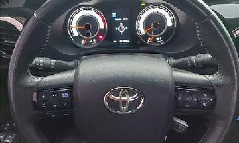 Toyota Hilux 2.8 Srx...