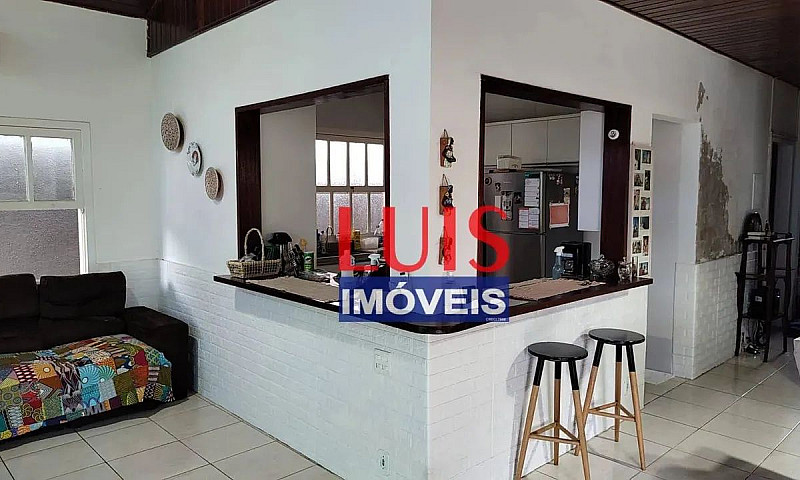 Casa Com 3 Dormitóri...