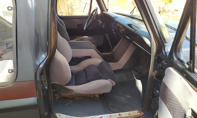 Ford F-1000 Super Di...