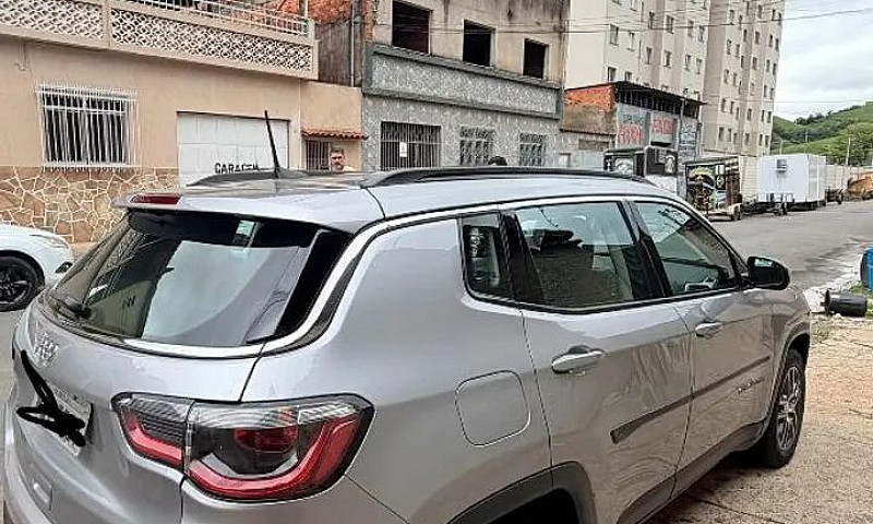 Jeep Compass Sport 2...