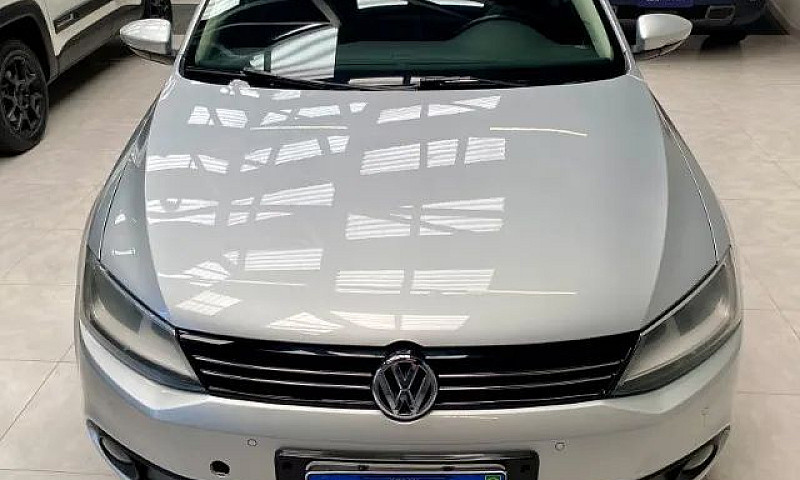 Volkswagen Jetta Com...