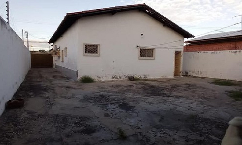 Casa Com 3 Dormitóri...