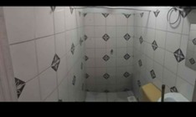 Alugo Casa De Fundos...