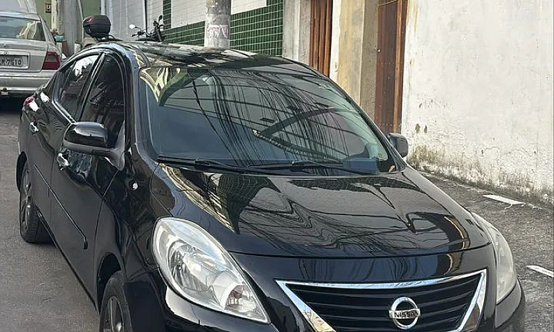 Nissan Versa S 1.6 1...