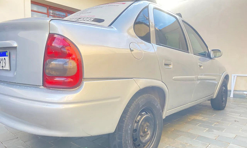 Chevrolet Corsa Seda...