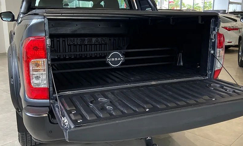 Nissan Frontier Atta...