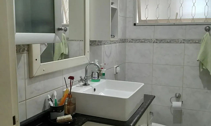 Casa Com 3 Dormitóri...
