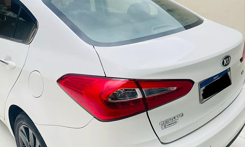 Kia Motors Cerato 1....