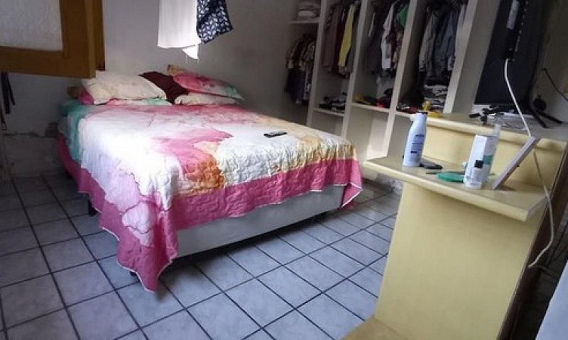 Casa Com 3 Dormitóri...