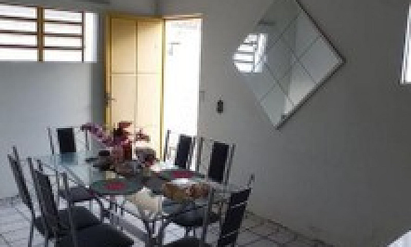 Casa Com 3 Dormitóri...