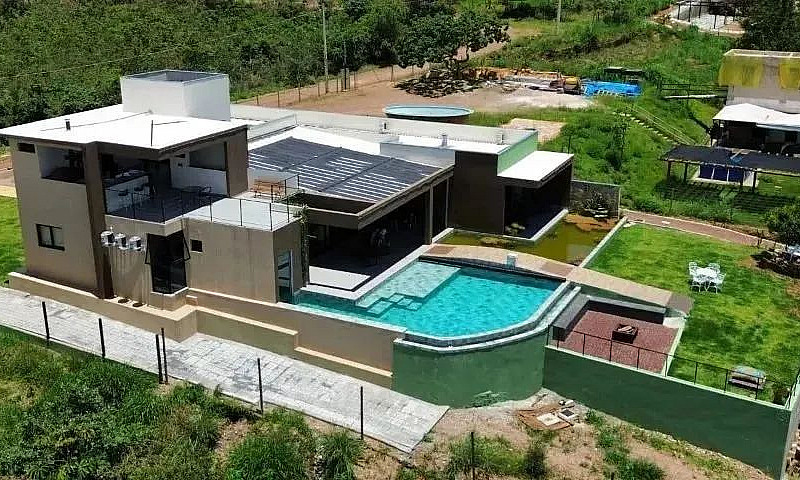 Casa À Venda Com Vis...