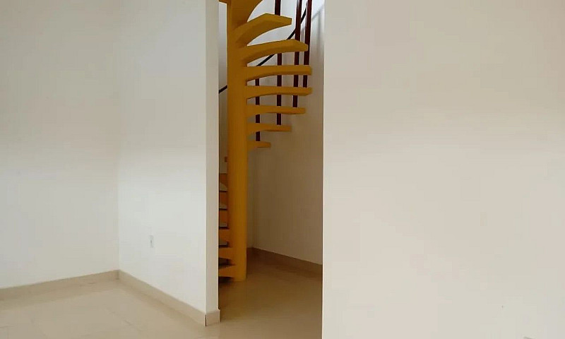 Vende-Se Casa Em Cor...