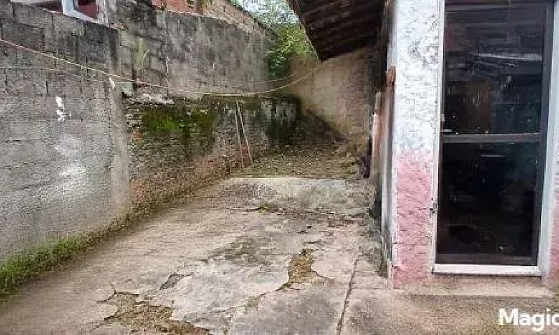 Casa Com 2 Dormitóri...