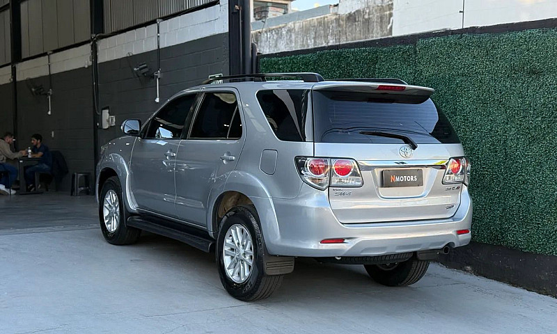 Toyota Hilux Sw4 Srv...