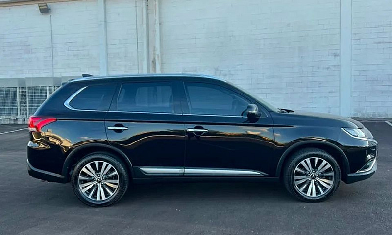 Mitsubishi Outlander...