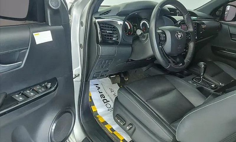 Toyota Hilux 2.8 Srx...