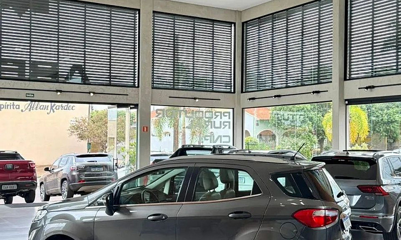 Ford Ecosport Titani...