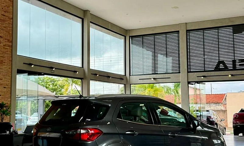 Ford Ecosport Titani...