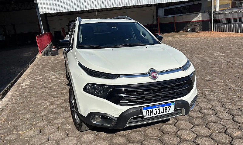 Fiat Toro Volcano 2....