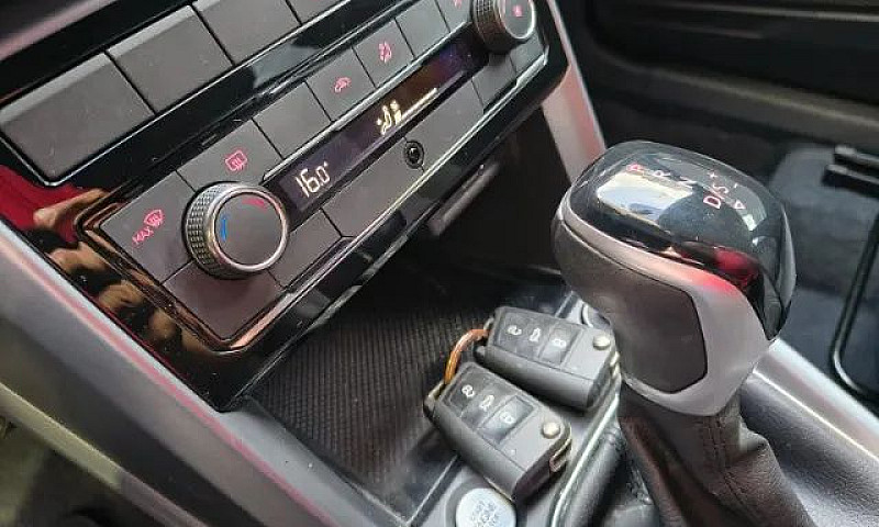 Volkswagen T-Cross C...