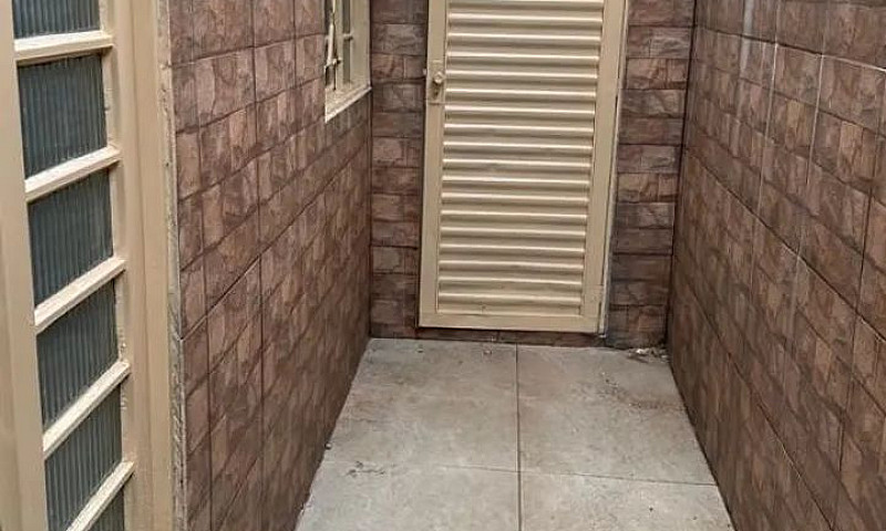Alugo Casa...