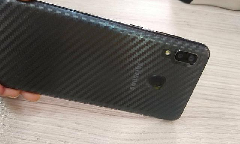 Celular Samsung A20...