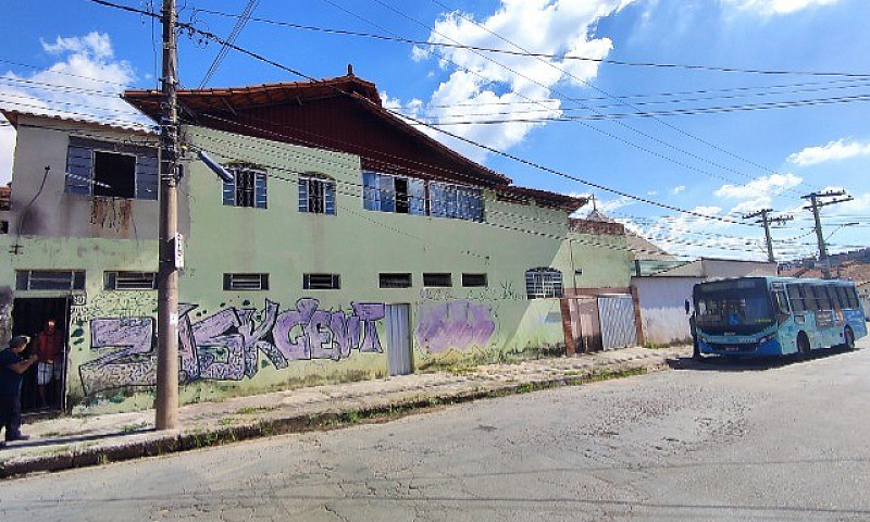 Casa Em Região Resid...