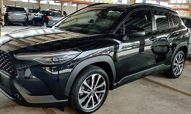 Toyota Corolla Cross...