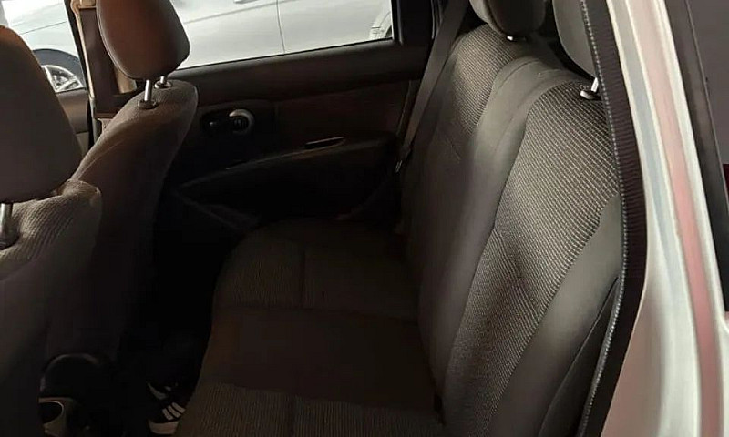 Nissan Livina S 1.8 ...