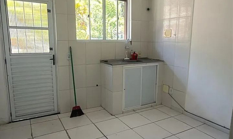 Alugo Kitnet Roseira...