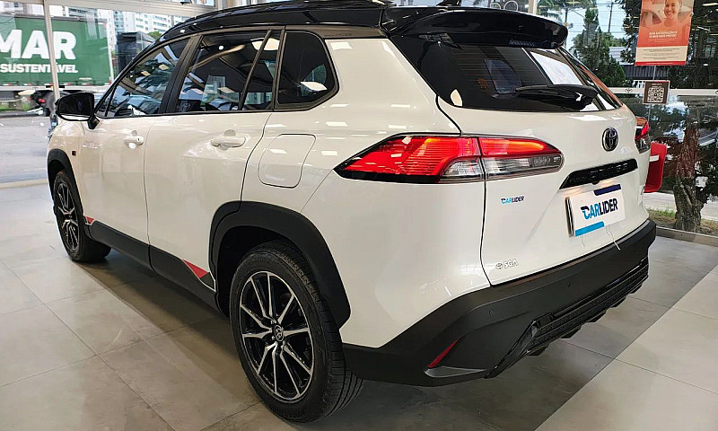 Toyota Corolla Cross...