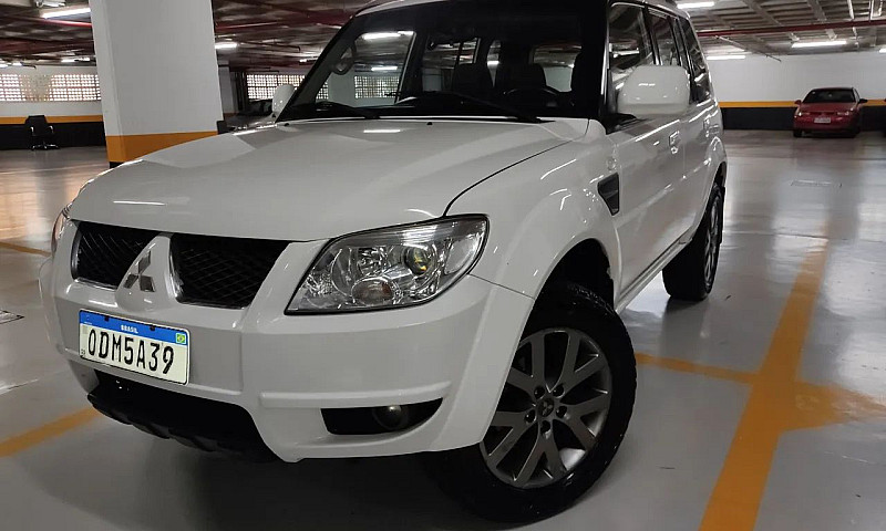 Mitsubishi Pajero Tr...