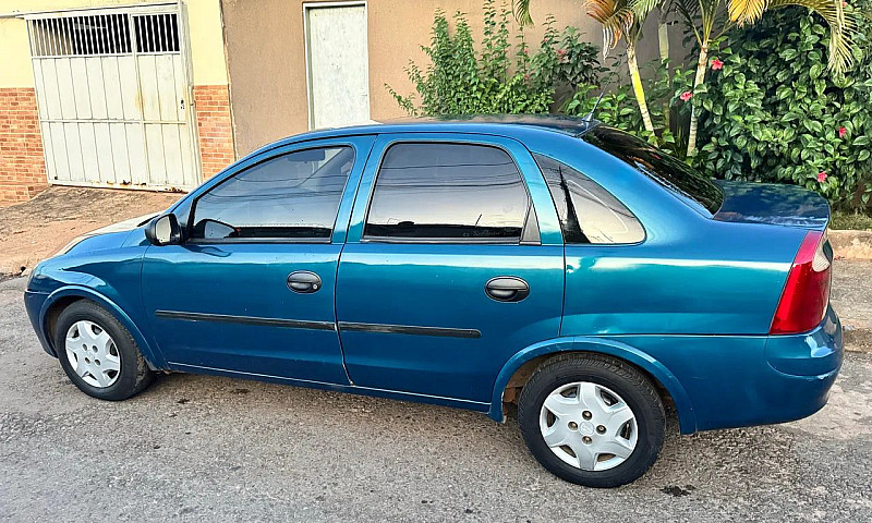 Chevrolet Corsa Seda...