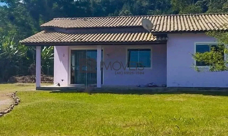 Área Ampla Com Duas ...