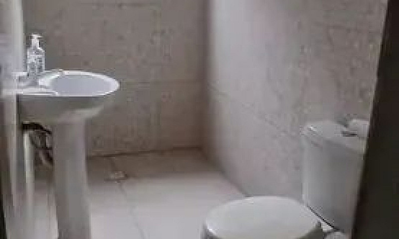 Casa Com 2 Dormitóri...