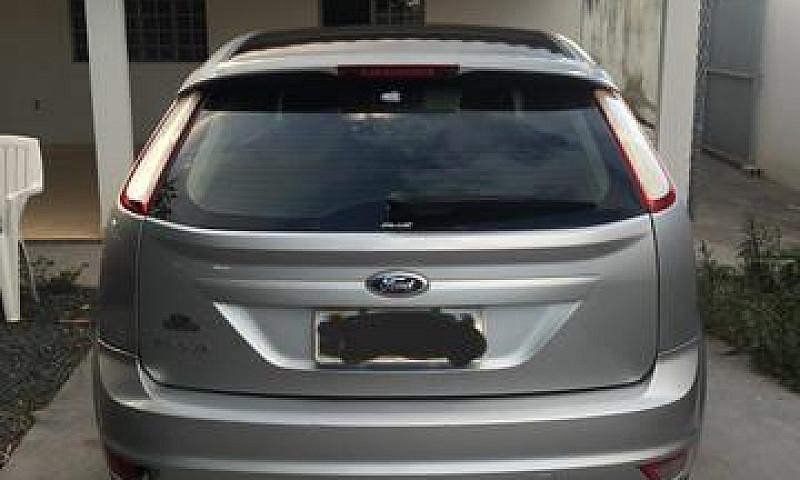 Vendo Ford Focus 1.6...