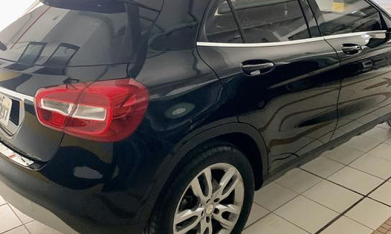 Mercedes Gla 200...