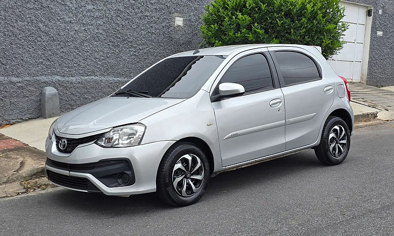 Toyota Etios Xs 1.5 ...