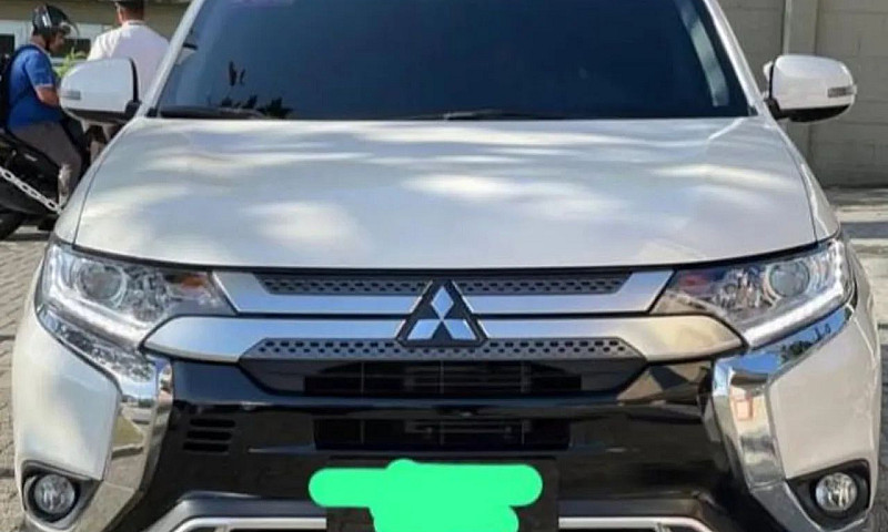 Mitsubishi Outlander...