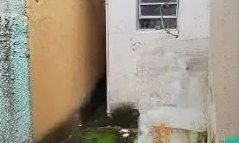Casa Com 2 Dormitóri...