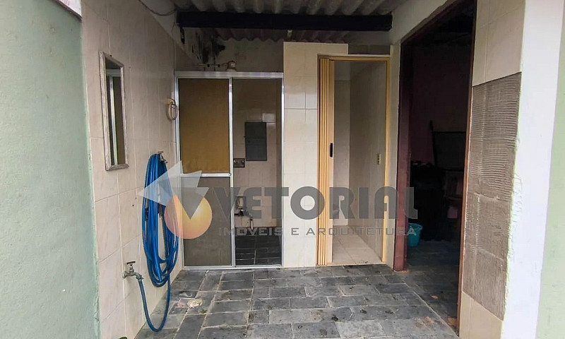 Casa Com 02 Dormitór...