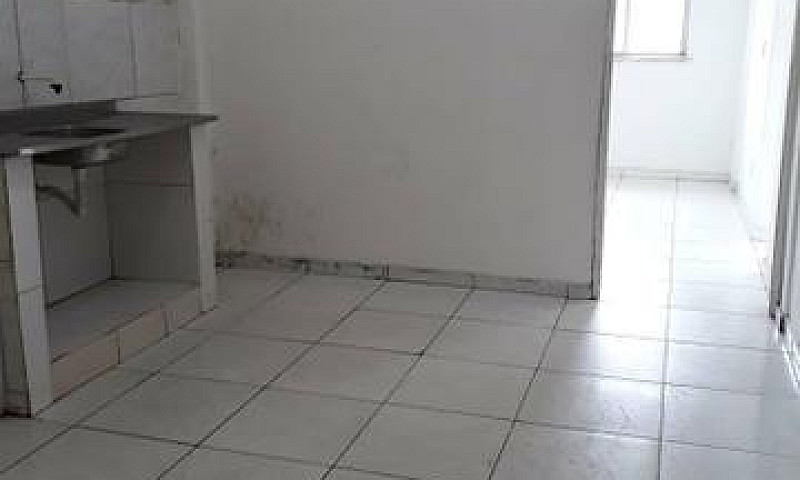 Apto Pequeno No Guam...