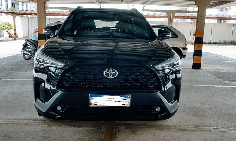 Toyota Corolla Cross...