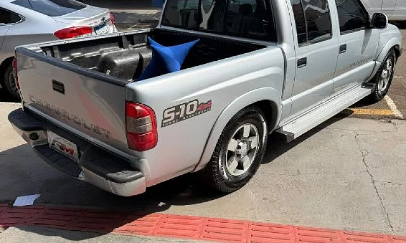 Chevrolet S10 Pick-U...