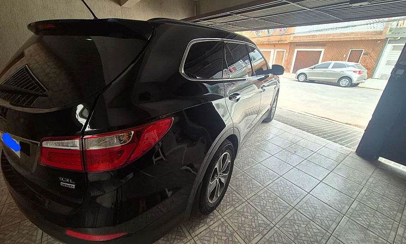 Hyundai Grand Santa ...