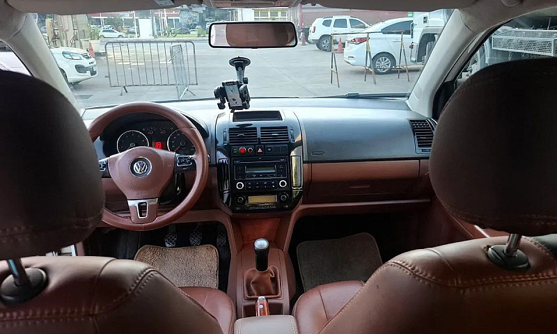 Volkswagen Polo Sed....