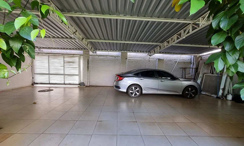 Casa Á Venda Medindo...